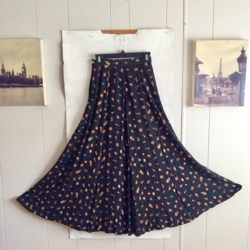 Maxi Floral on Black w/Pin Dots Lined Skirt s: XS
